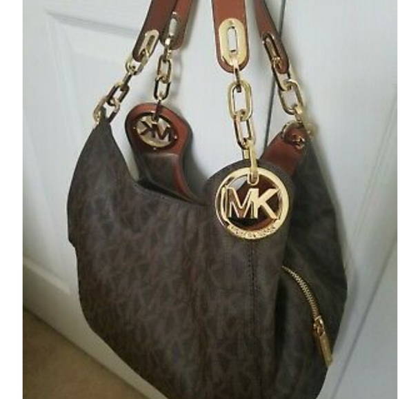 Authentic Michael Kors Fulton Brown Signature Leather. used in good condition - Picture 2 of 11